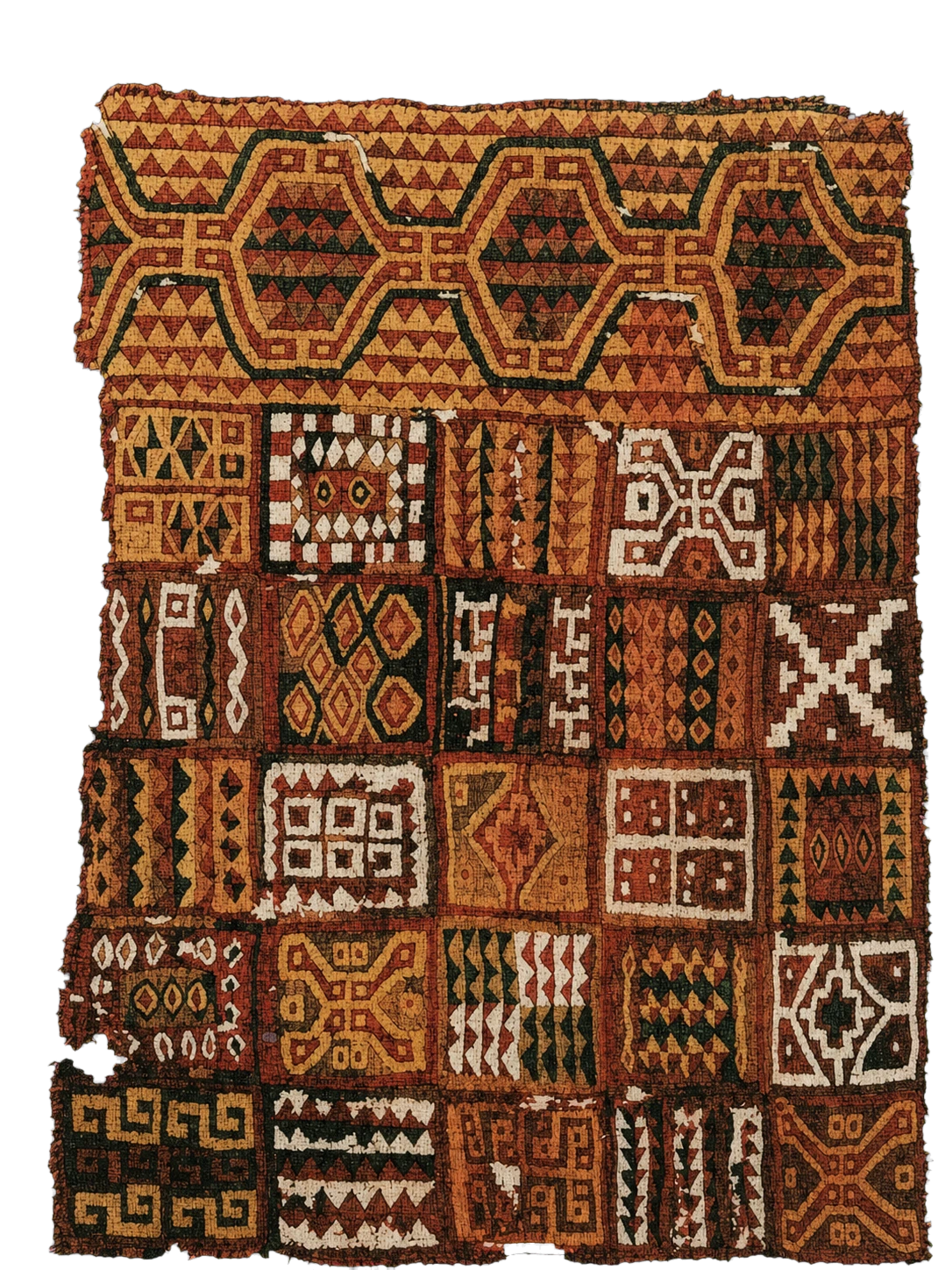 Historisches Textil mit geometrisch gegliederten Musterfeldern.